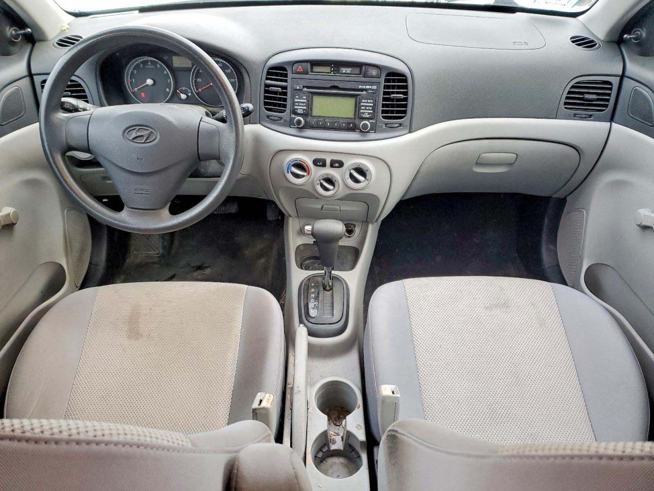 2010 HYUNDAI ACCENT GLS photo 8