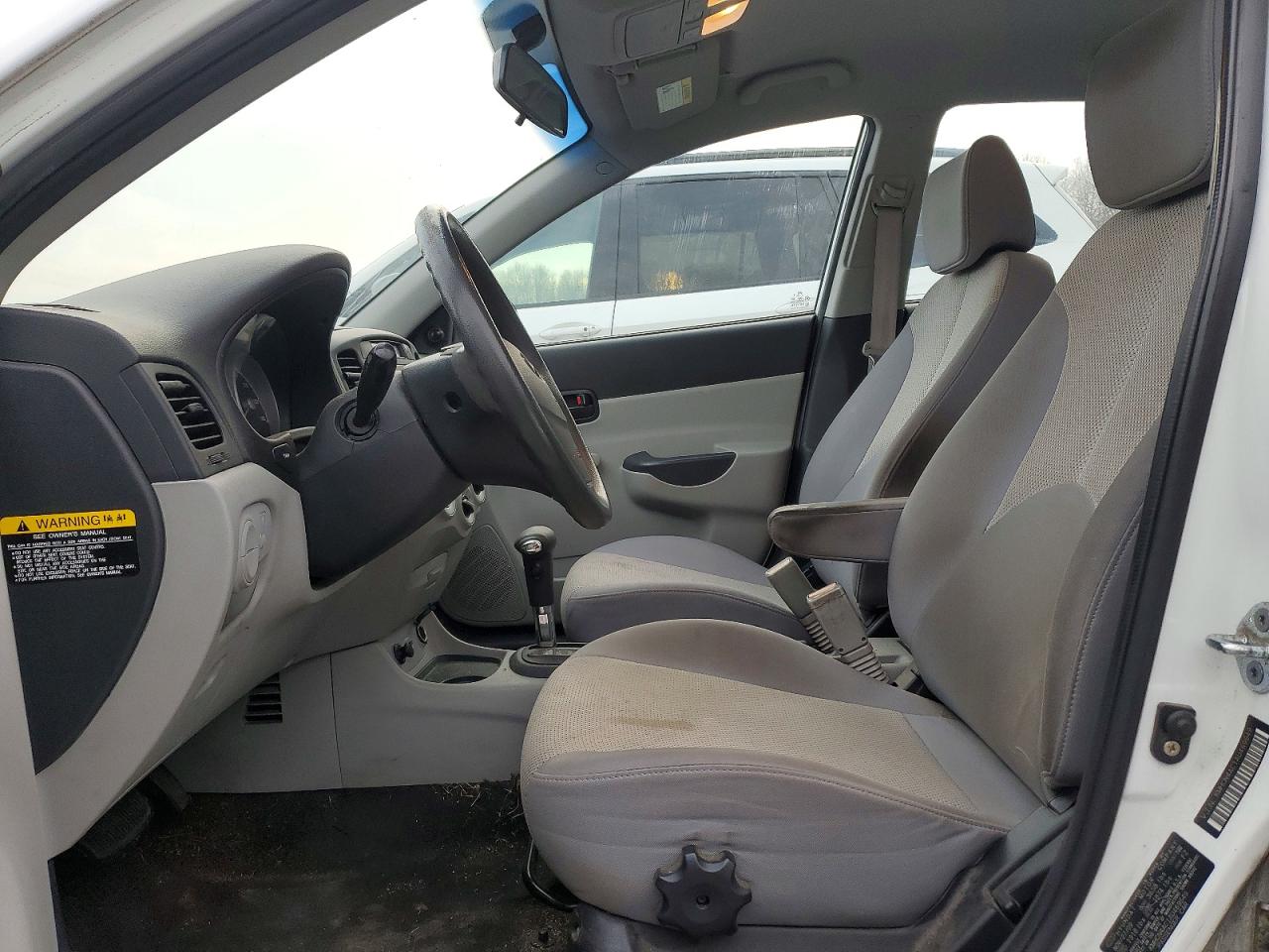 2010 HYUNDAI ACCENT GLS photo 7