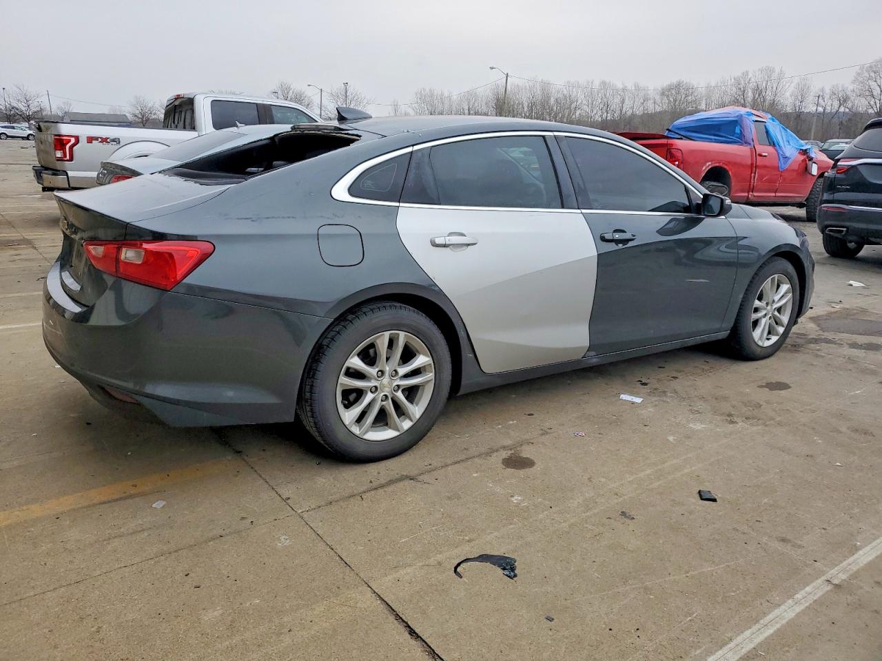 2017 CHEVROLET MALIBU LT photo 3