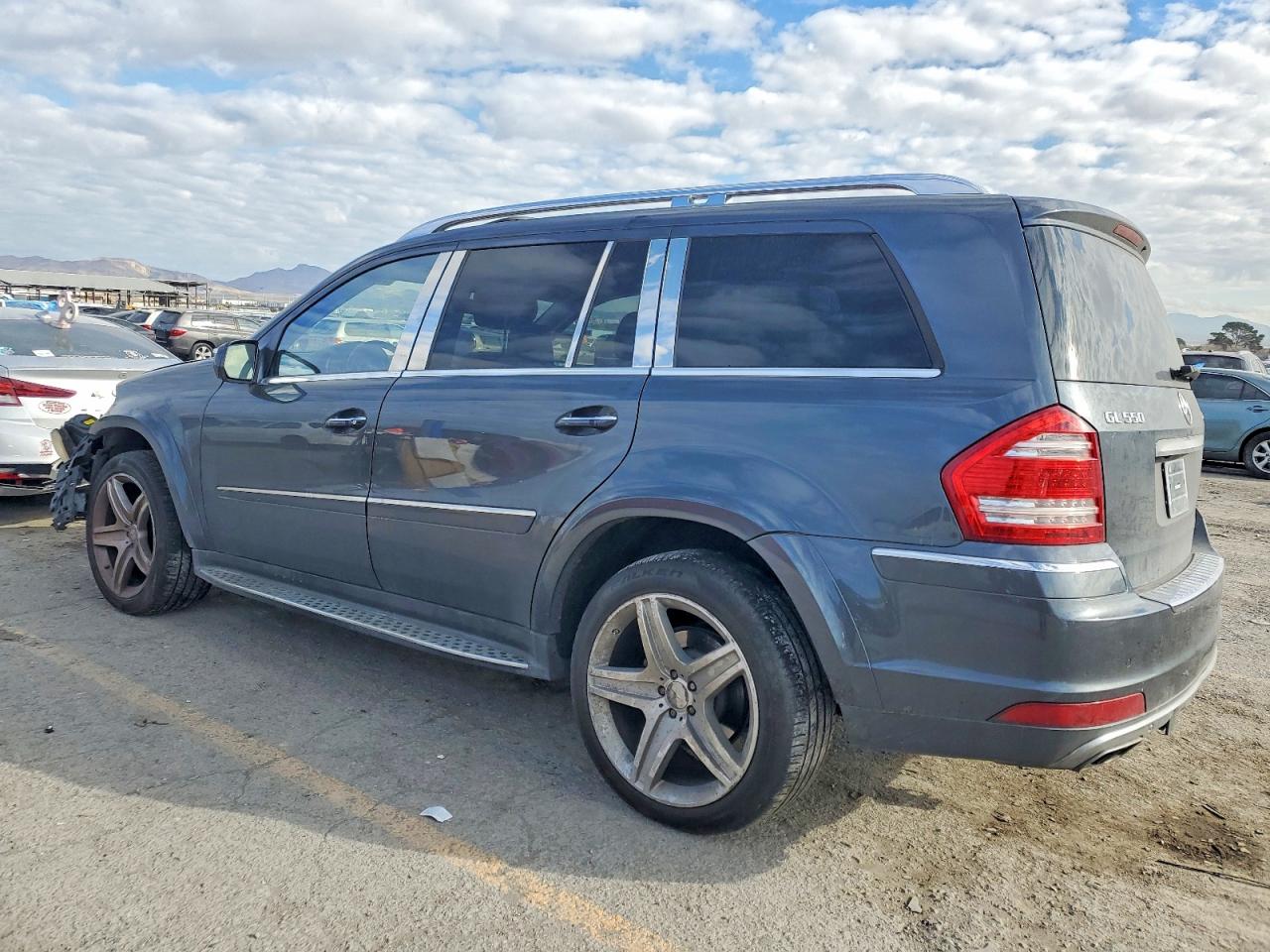 2010 MERCEDES-BENZ GL 550 4MATIC photo 2