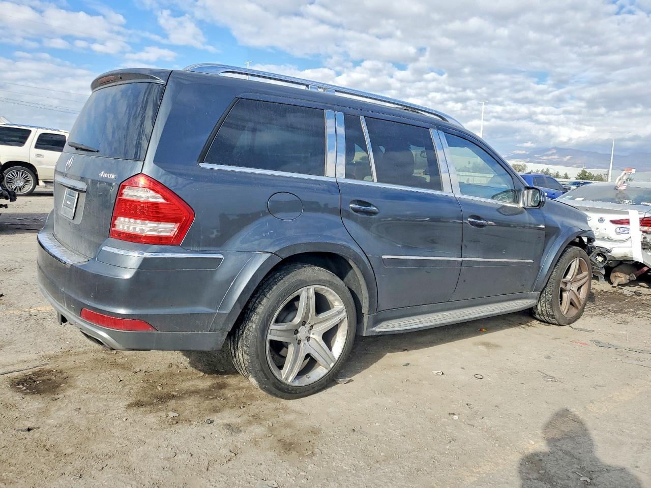 2010 MERCEDES-BENZ GL 550 4MATIC photo 3