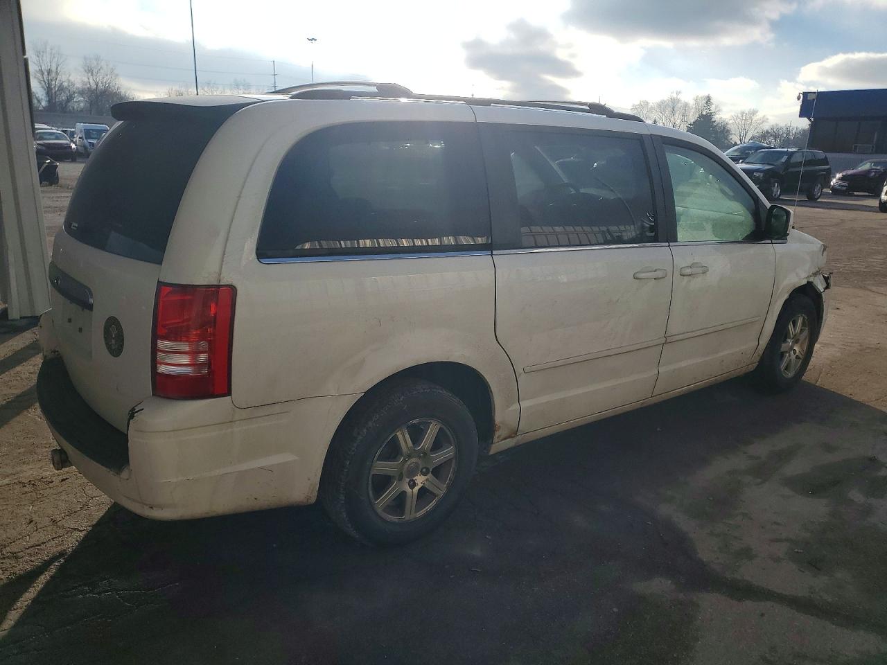 2008 CHRYSLER TOWN & COUNTRY TOURING photo 3
