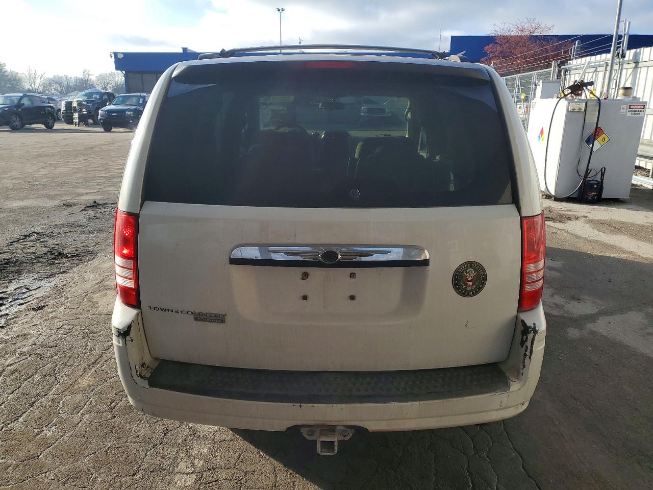 2008 CHRYSLER TOWN & COUNTRY TOURING photo 6