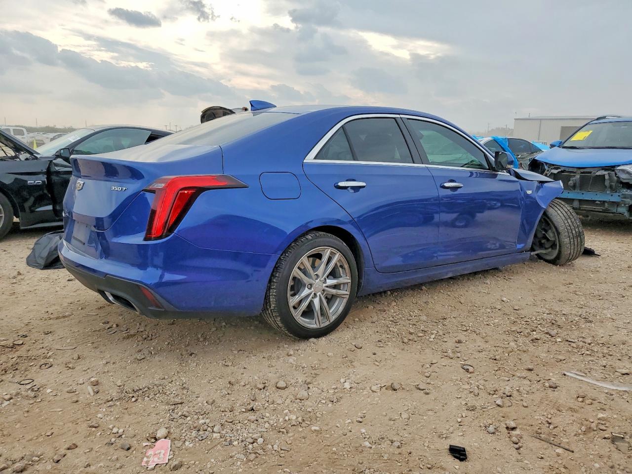 2021 CADILLAC CT4 LUXURY photo 3