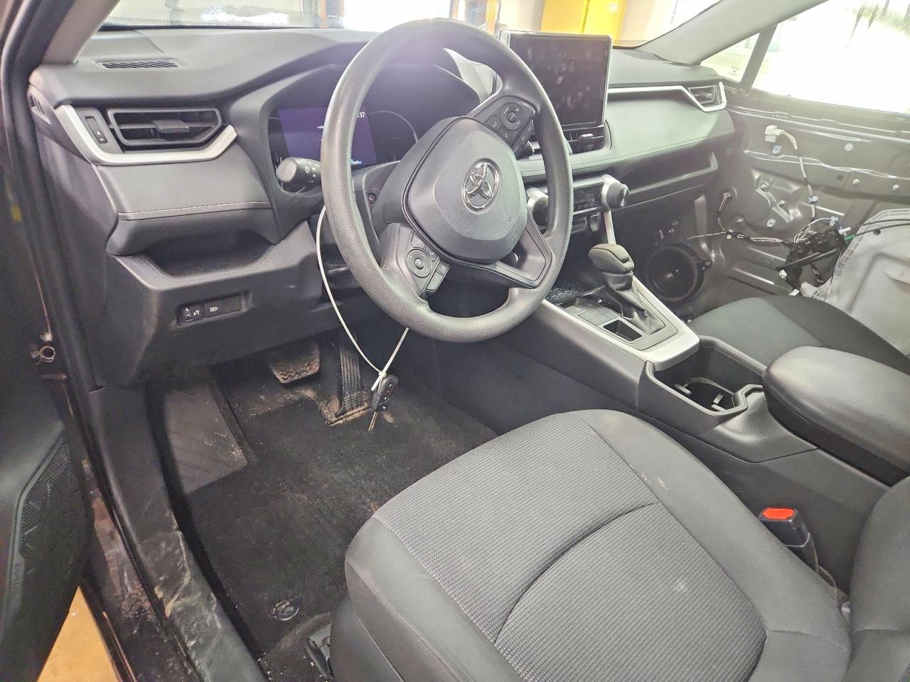 2024 TOYOTA RAV4 LE photo 8