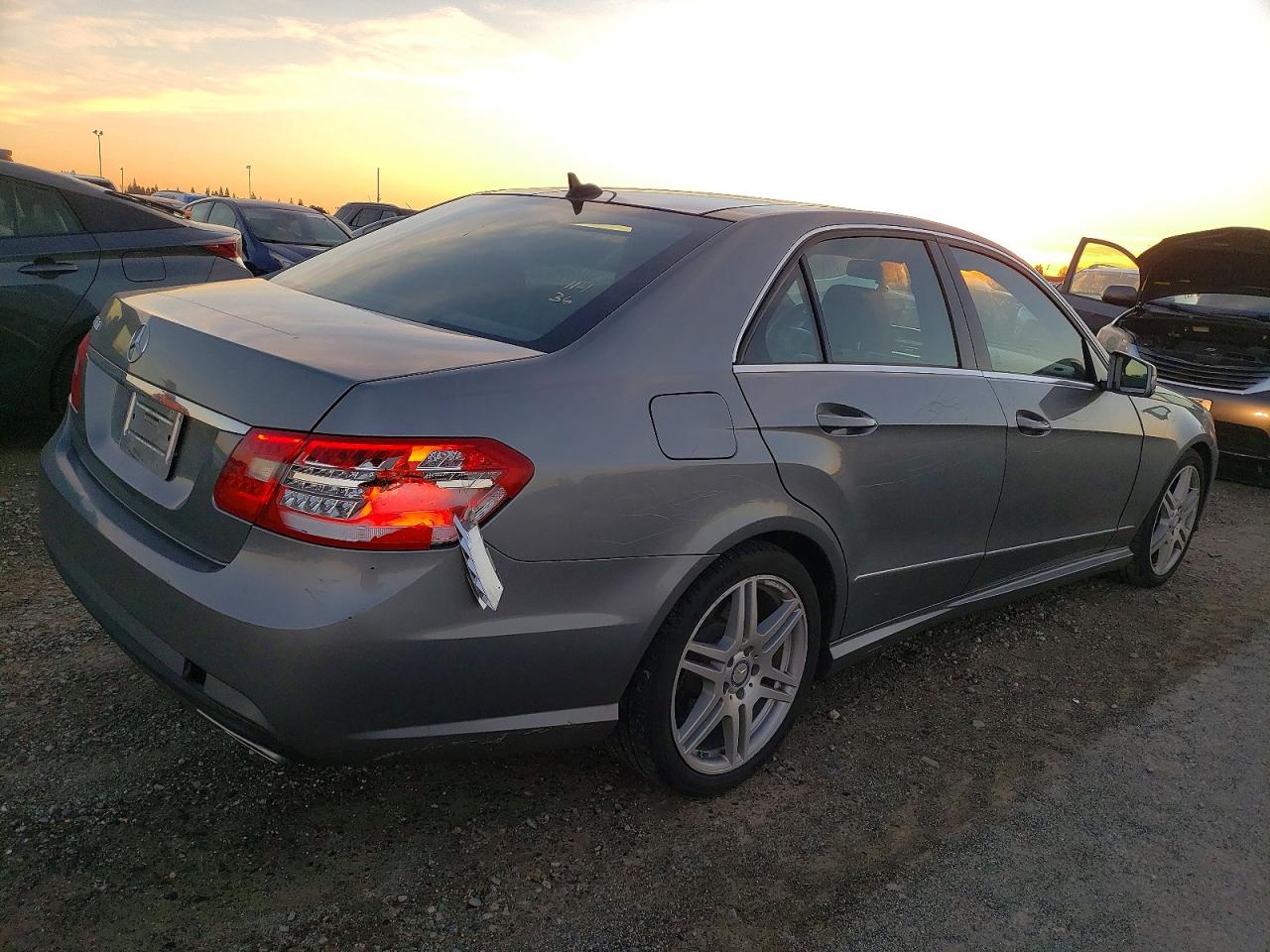 2010 MERCEDES-BENZ E 350 photo 3