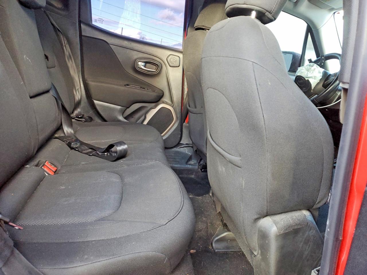 2015 JEEP RENEGADE LATITUDE photo 11