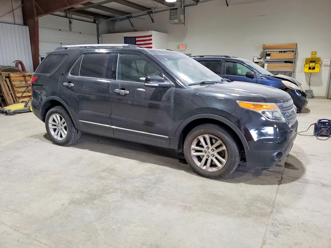 2014 FORD EXPLORER XLT photo 4
