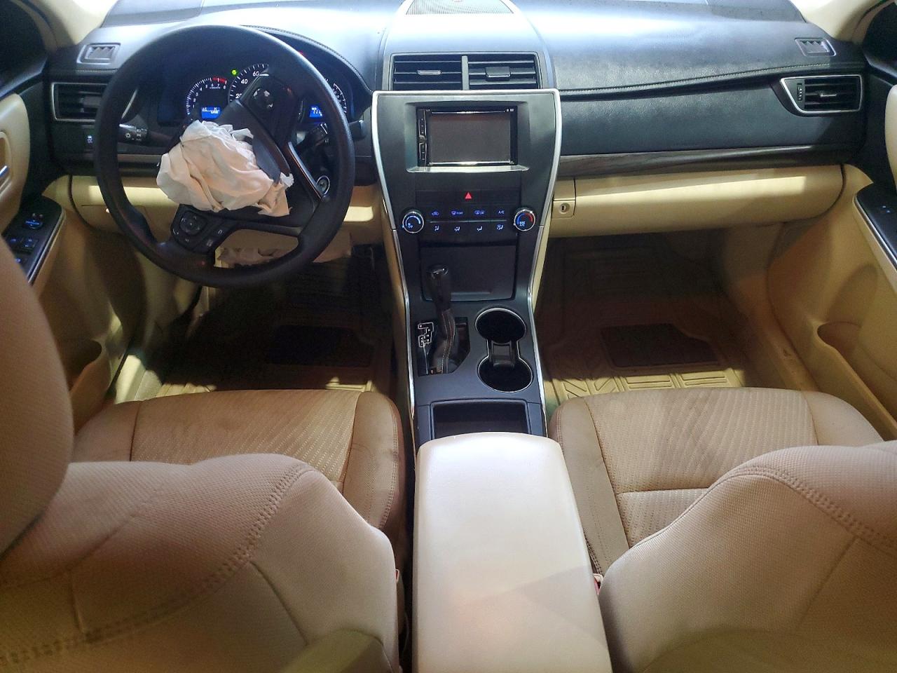 2015 TOYOTA CAMRY LE photo 8