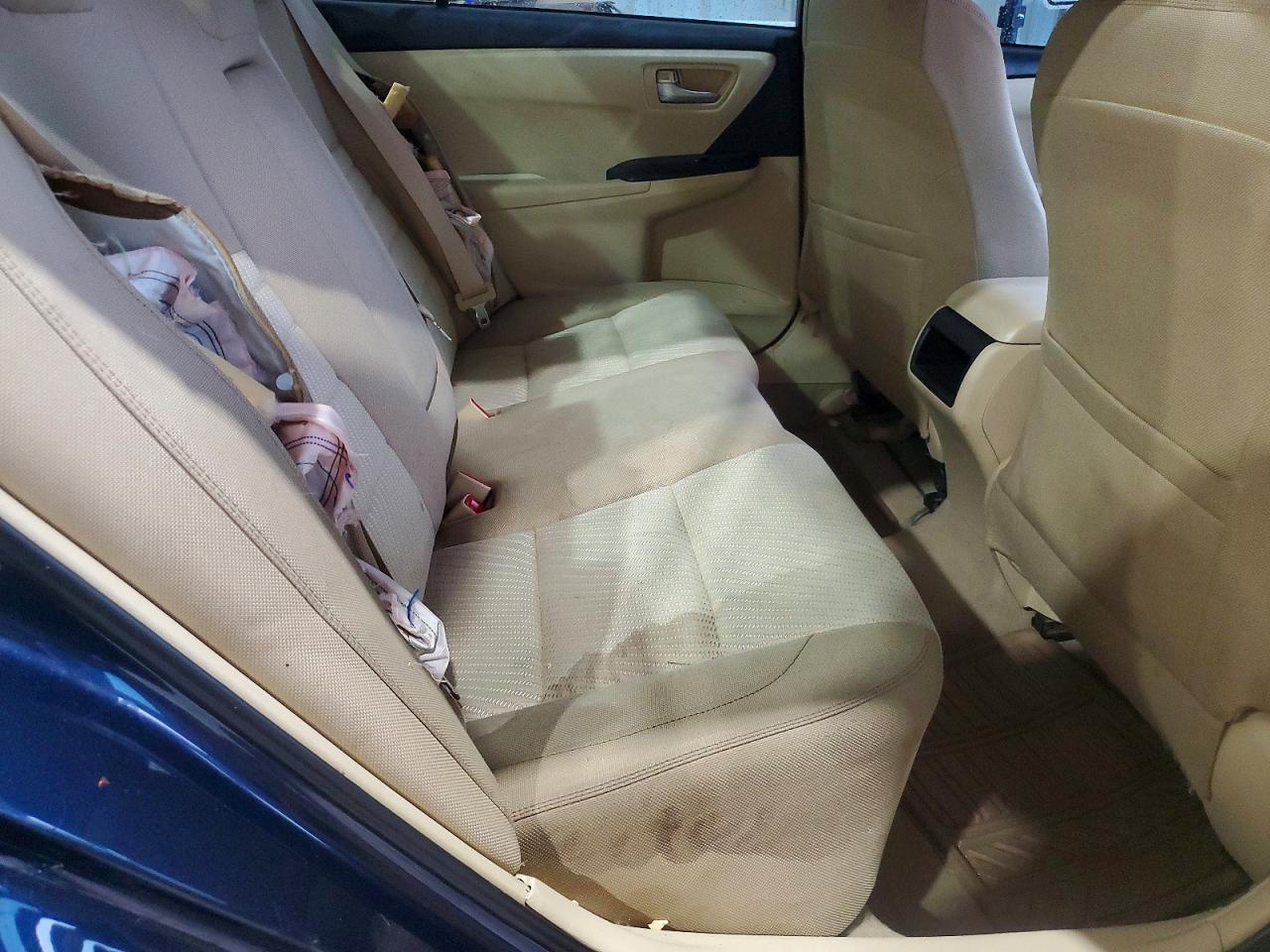 2015 TOYOTA CAMRY LE photo 10