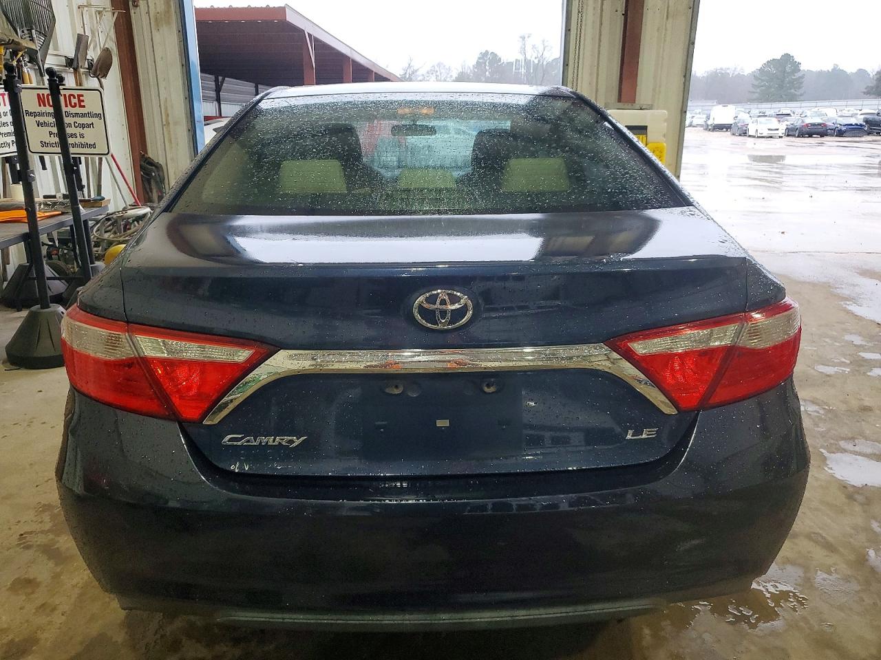 2015 TOYOTA CAMRY LE photo 6