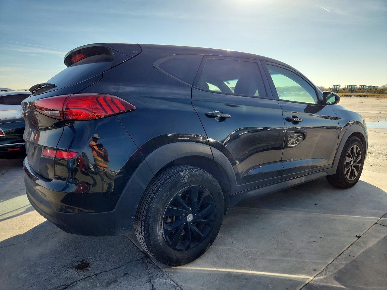 2019 HYUNDAI TUCSON SE photo 3