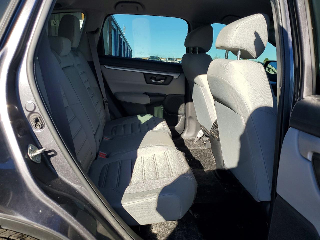2017 HONDA CR-V LX photo 11