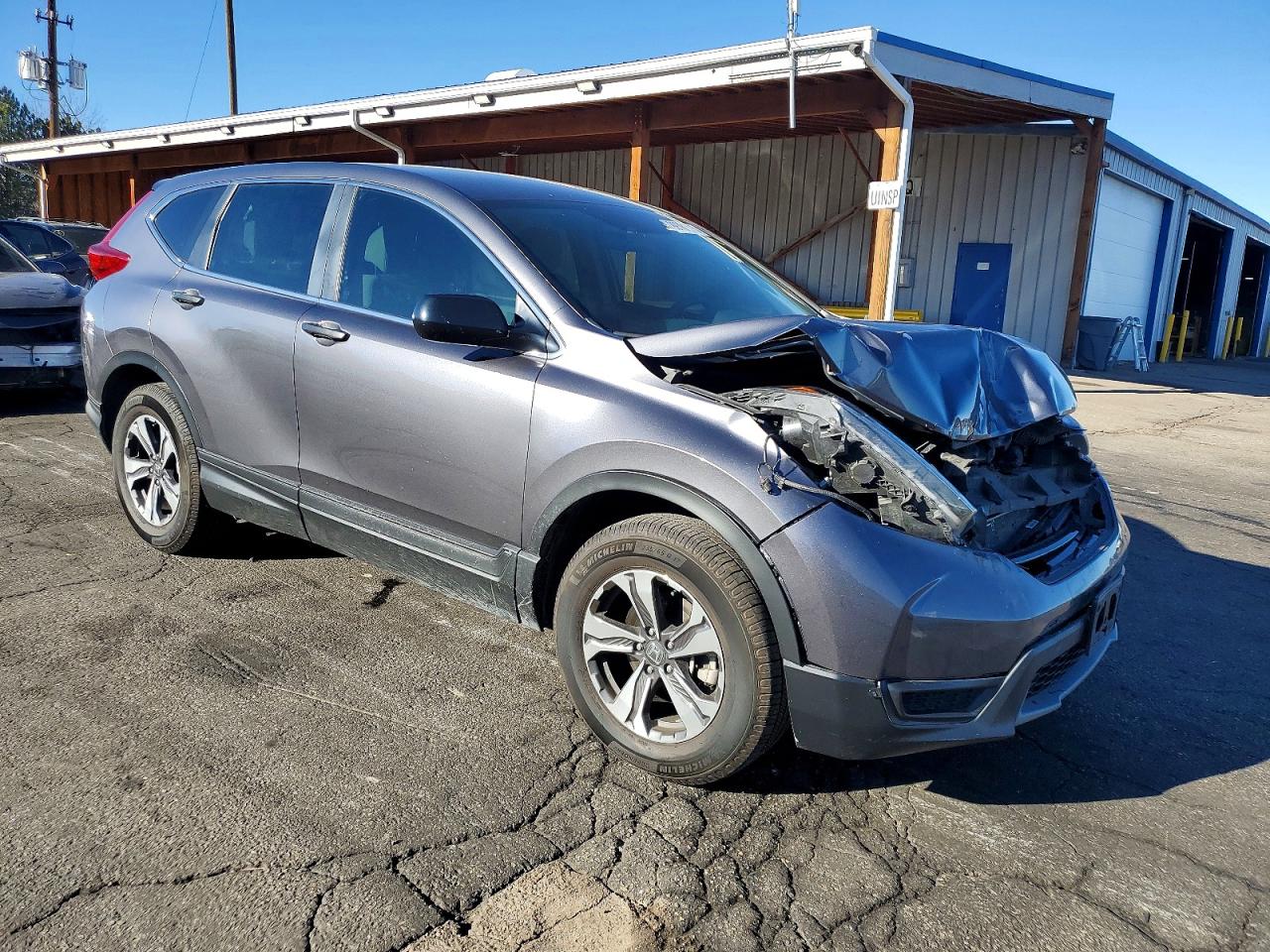 2017 HONDA CR-V LX photo 4