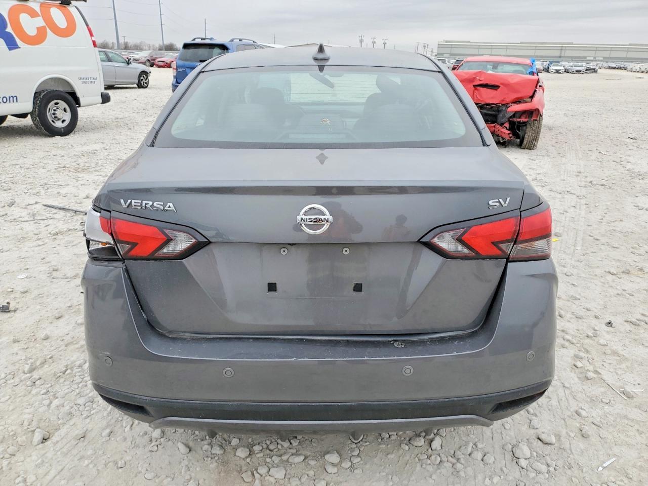 2021 NISSAN VERSA SV photo 6