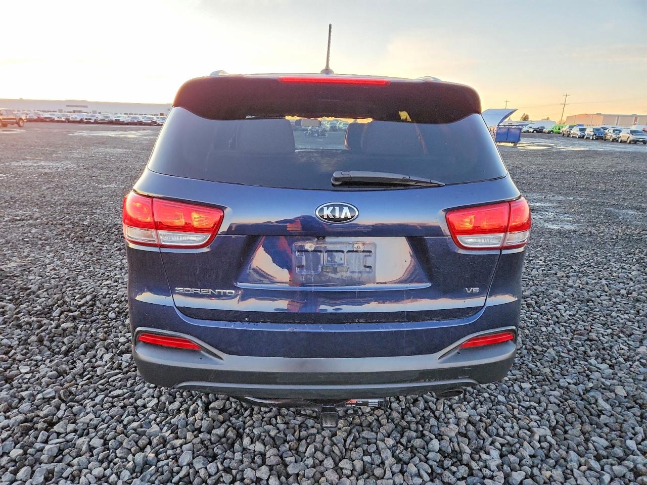 2017 KIA SORENTO LX photo 6