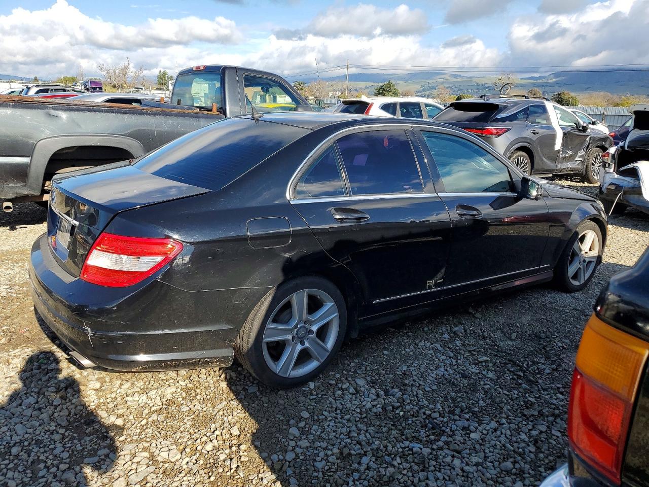 2011 MERCEDES-BENZ C 300 photo 3