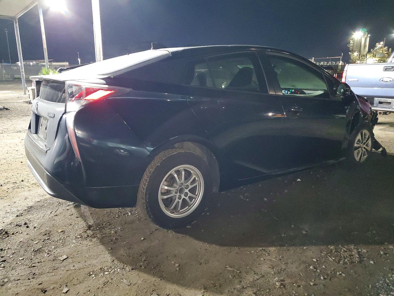 2016 TOYOTA PRIUS photo 5