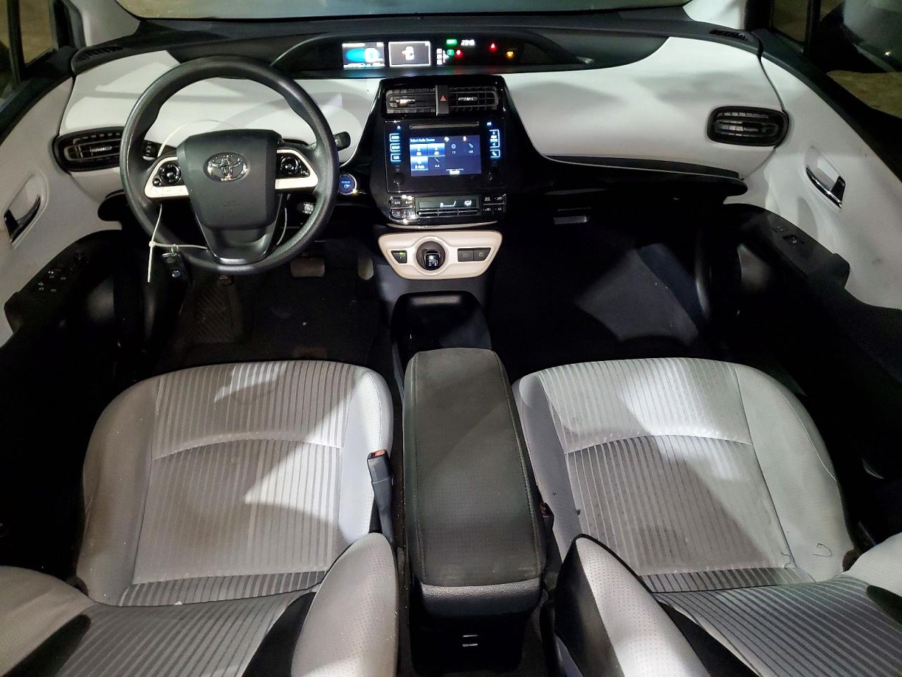2016 TOYOTA PRIUS photo 15