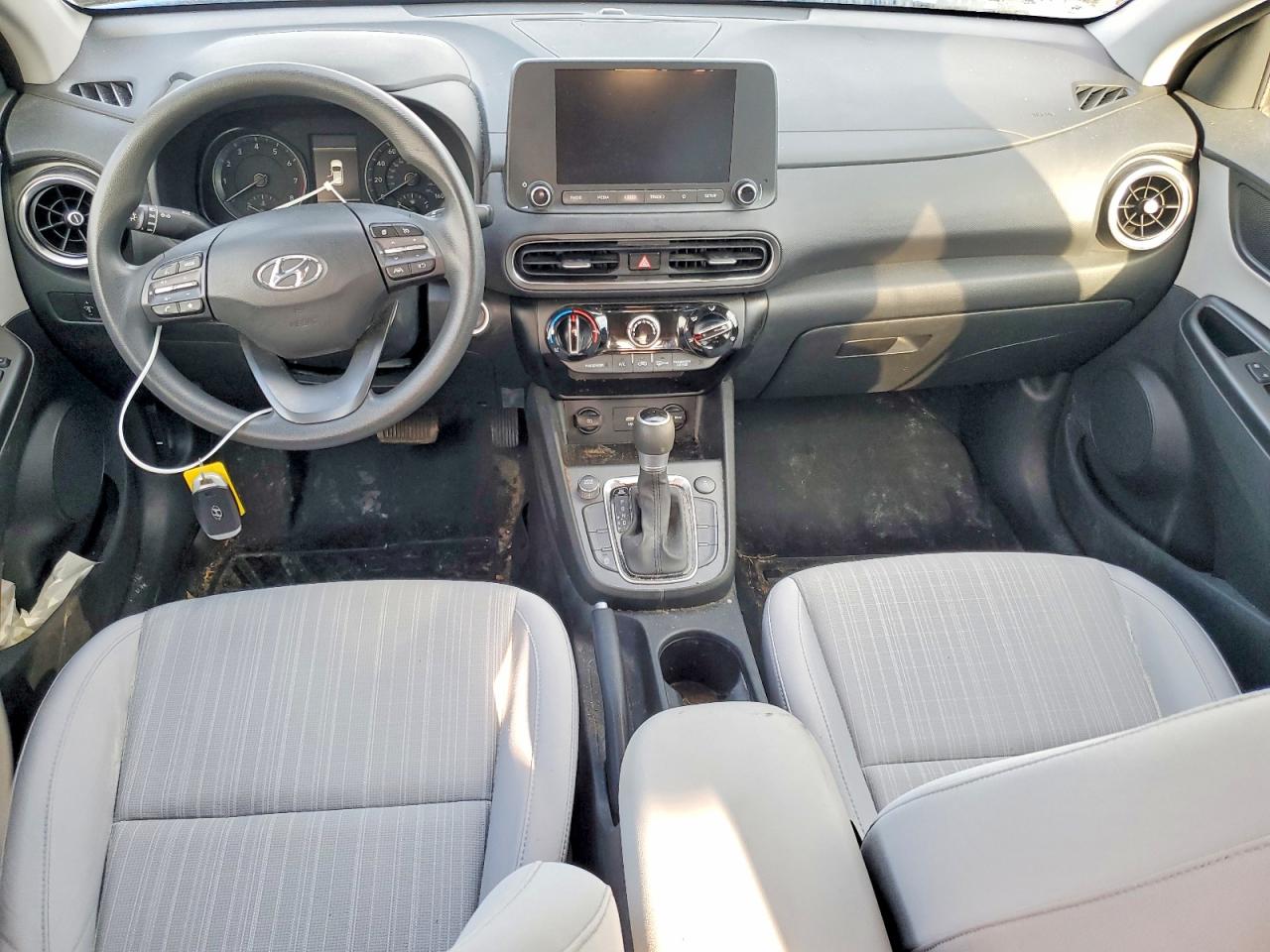 2022 HYUNDAI KONA SEL photo 8