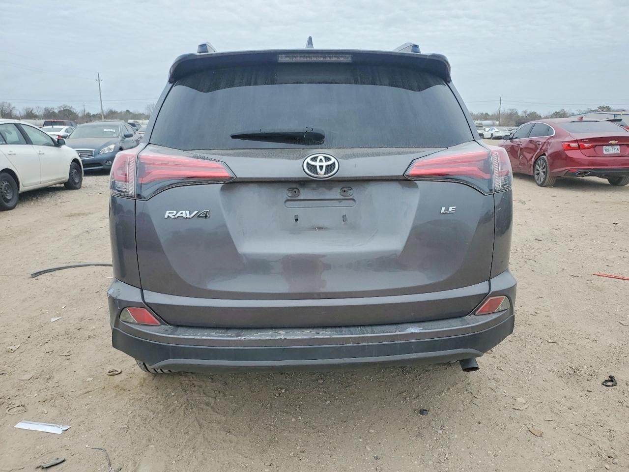 2017 TOYOTA RAV4 LE photo 6