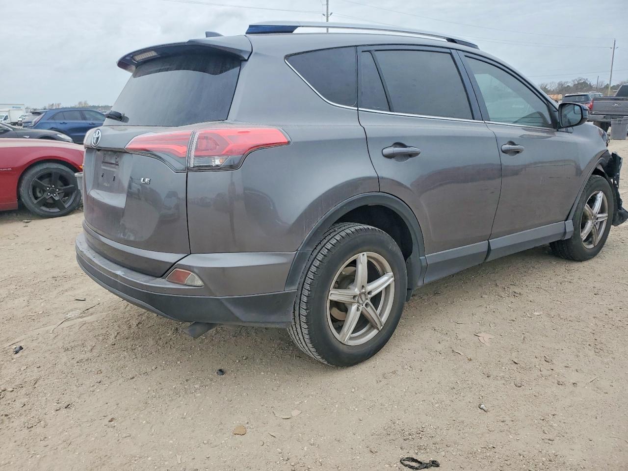 2017 TOYOTA RAV4 LE photo 3