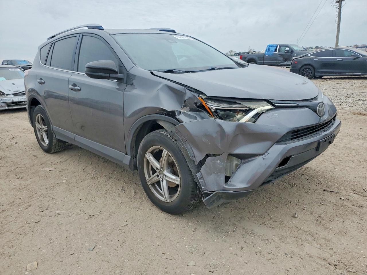 2017 TOYOTA RAV4 LE photo 4