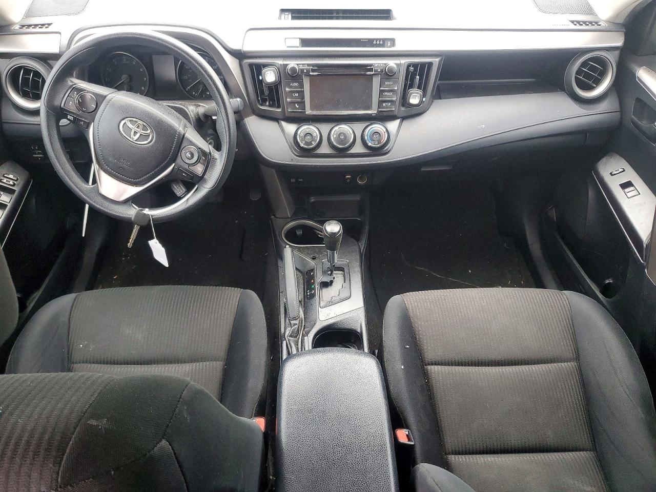 2017 TOYOTA RAV4 LE photo 8