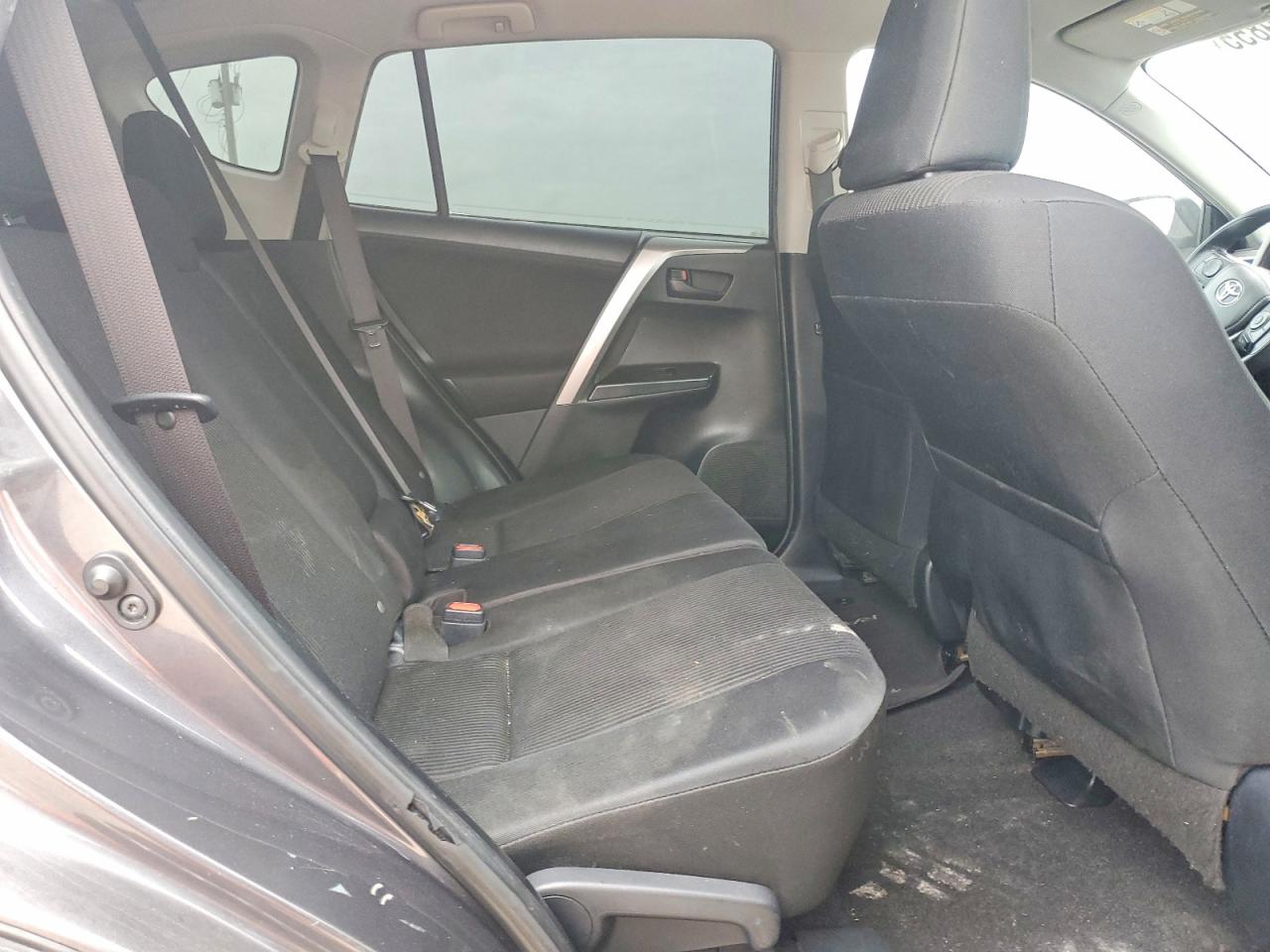 2017 TOYOTA RAV4 LE photo 10
