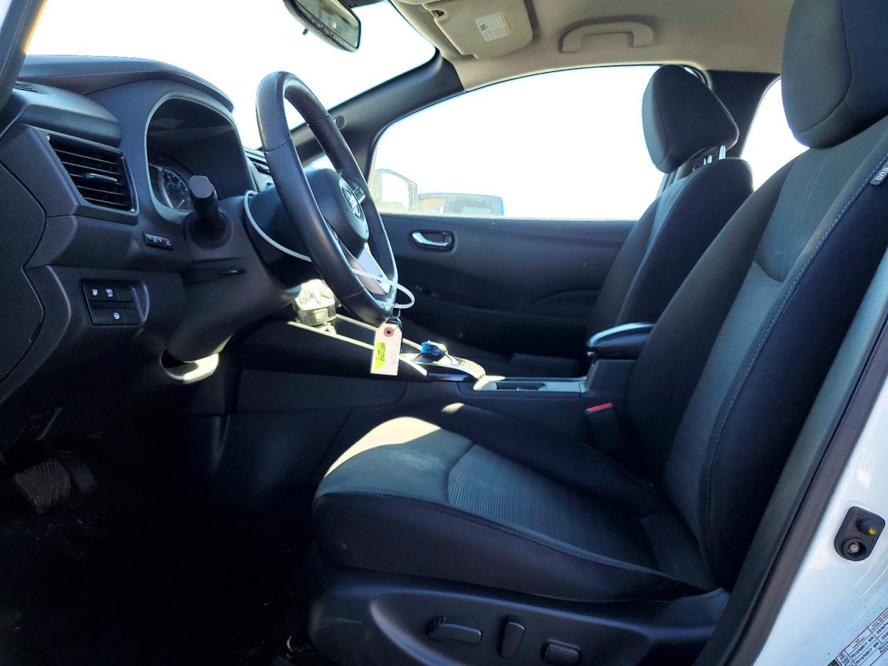 2018 NISSAN LEAF S photo 7