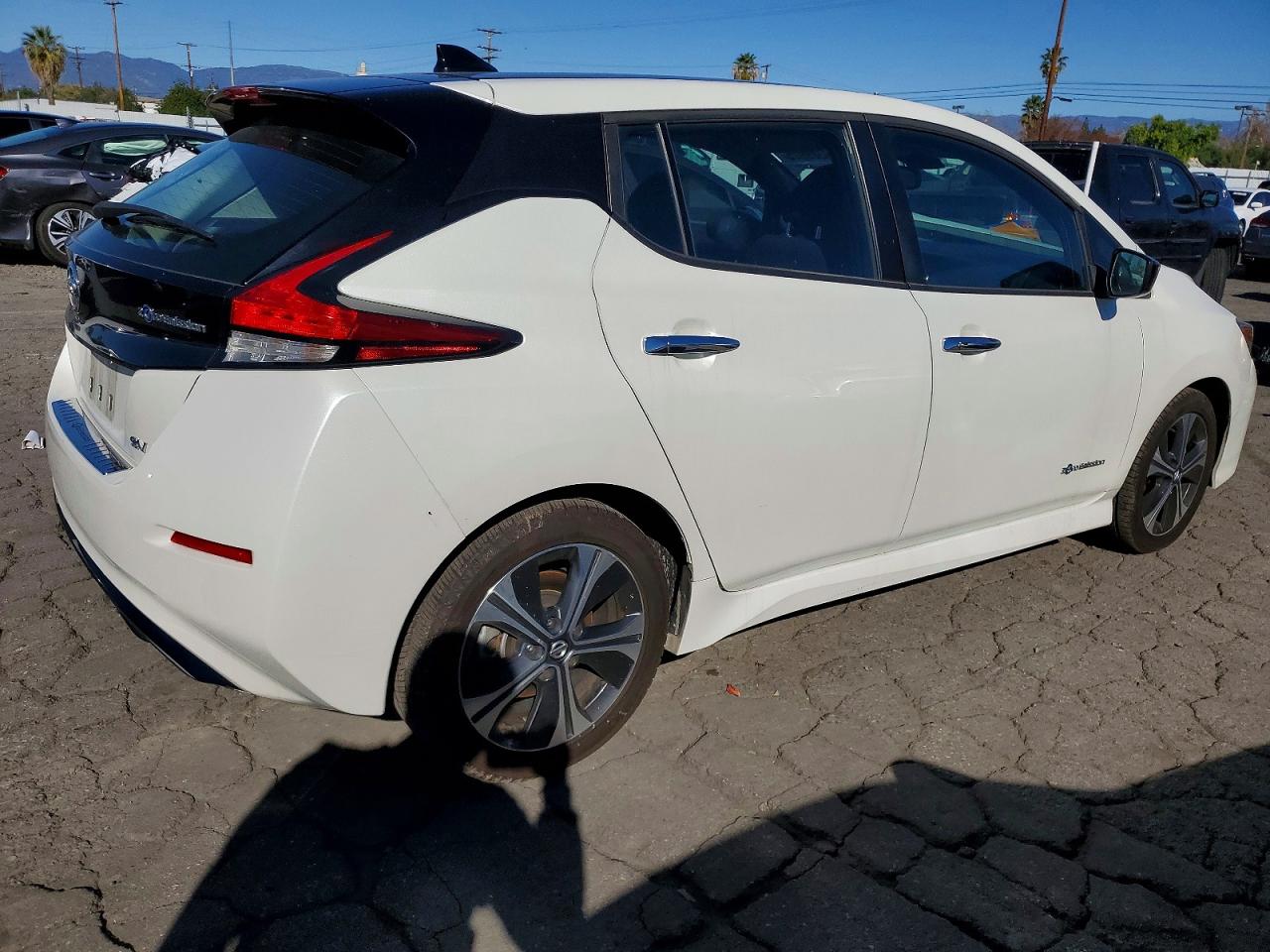 2018 NISSAN LEAF S photo 3