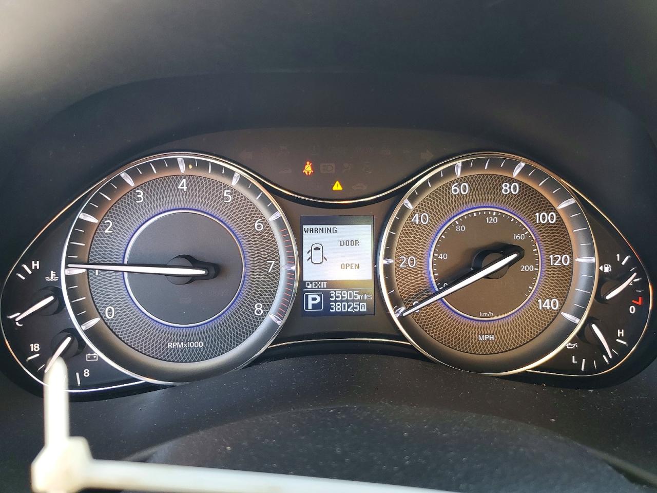 2020 INFINITI QX80 LUXE photo 9