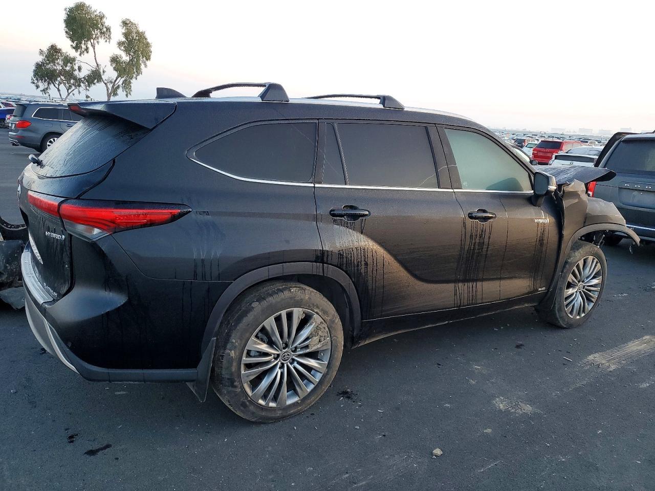 2021 TOYOTA HIGHLANDER HYBRID PLATINUM photo 3