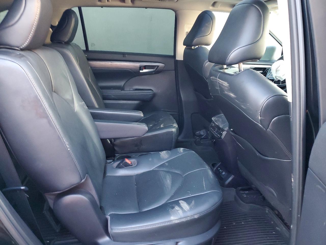 2021 TOYOTA HIGHLANDER HYBRID PLATINUM photo 10
