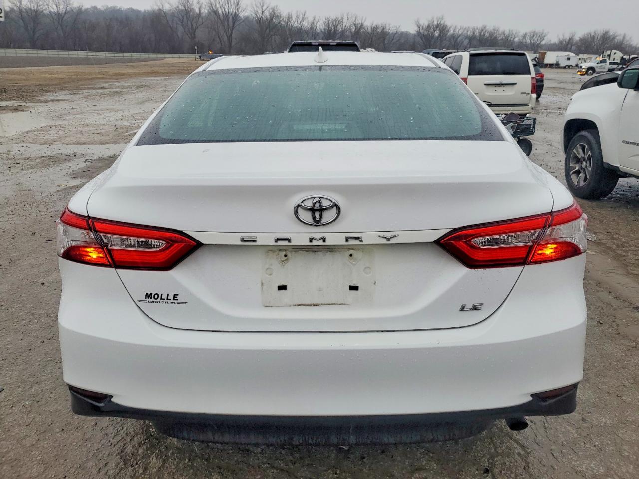 2019 TOYOTA CAMRY L photo 6