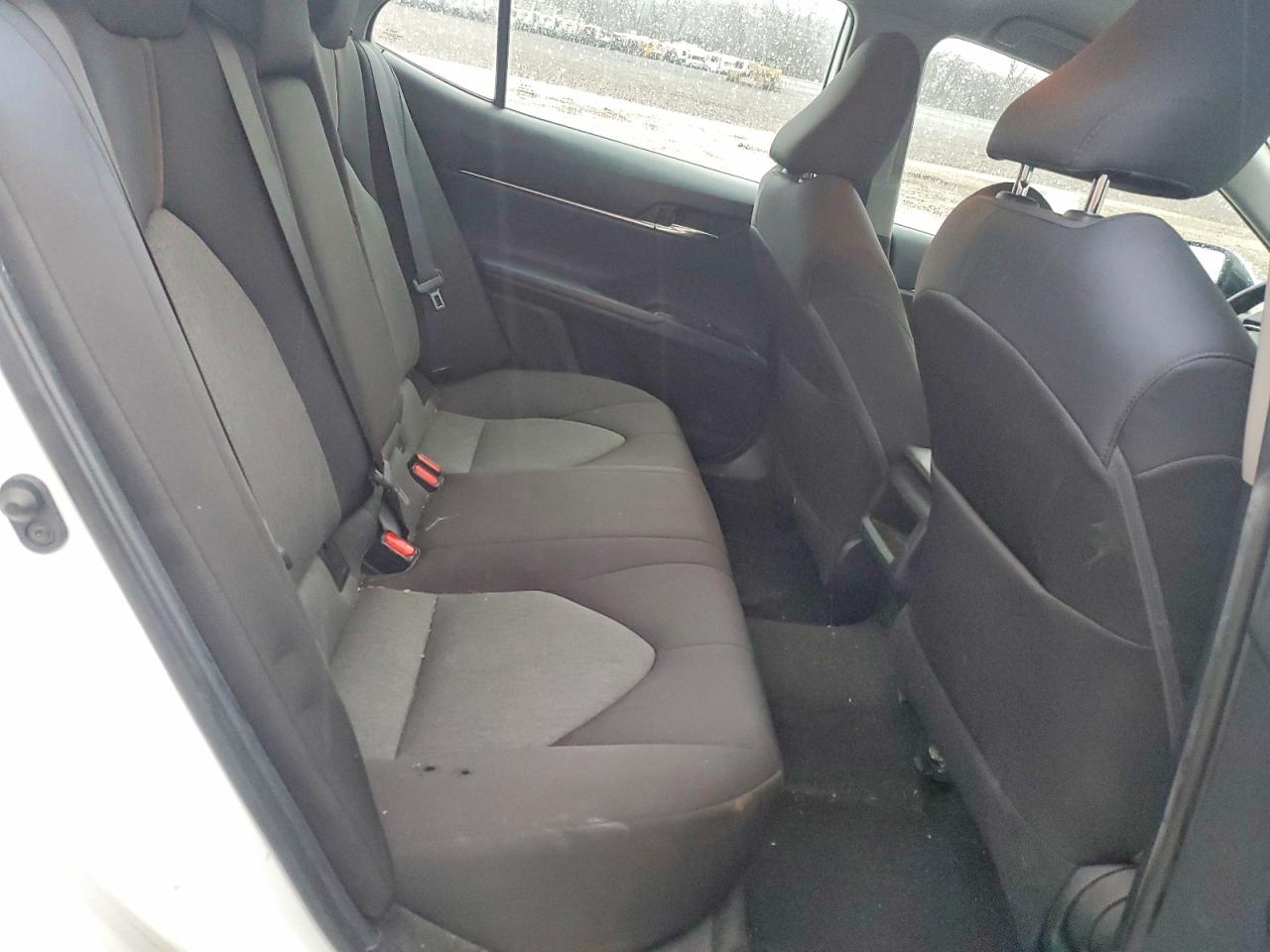 2019 TOYOTA CAMRY L photo 10