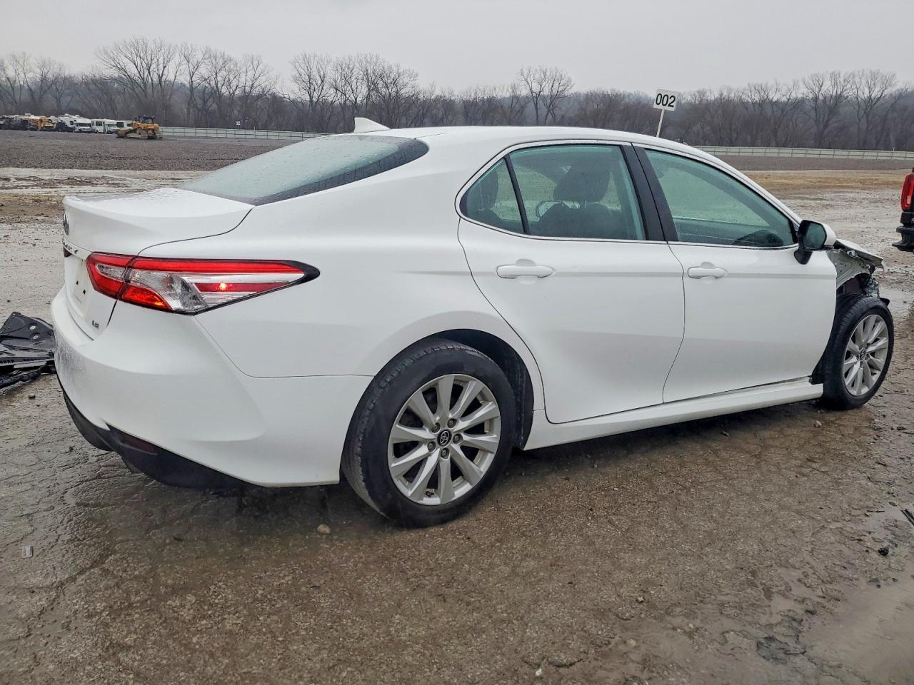 2019 TOYOTA CAMRY L photo 3