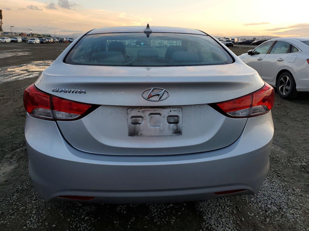 2013 HYUNDAI ELANTRA GLS photo 6