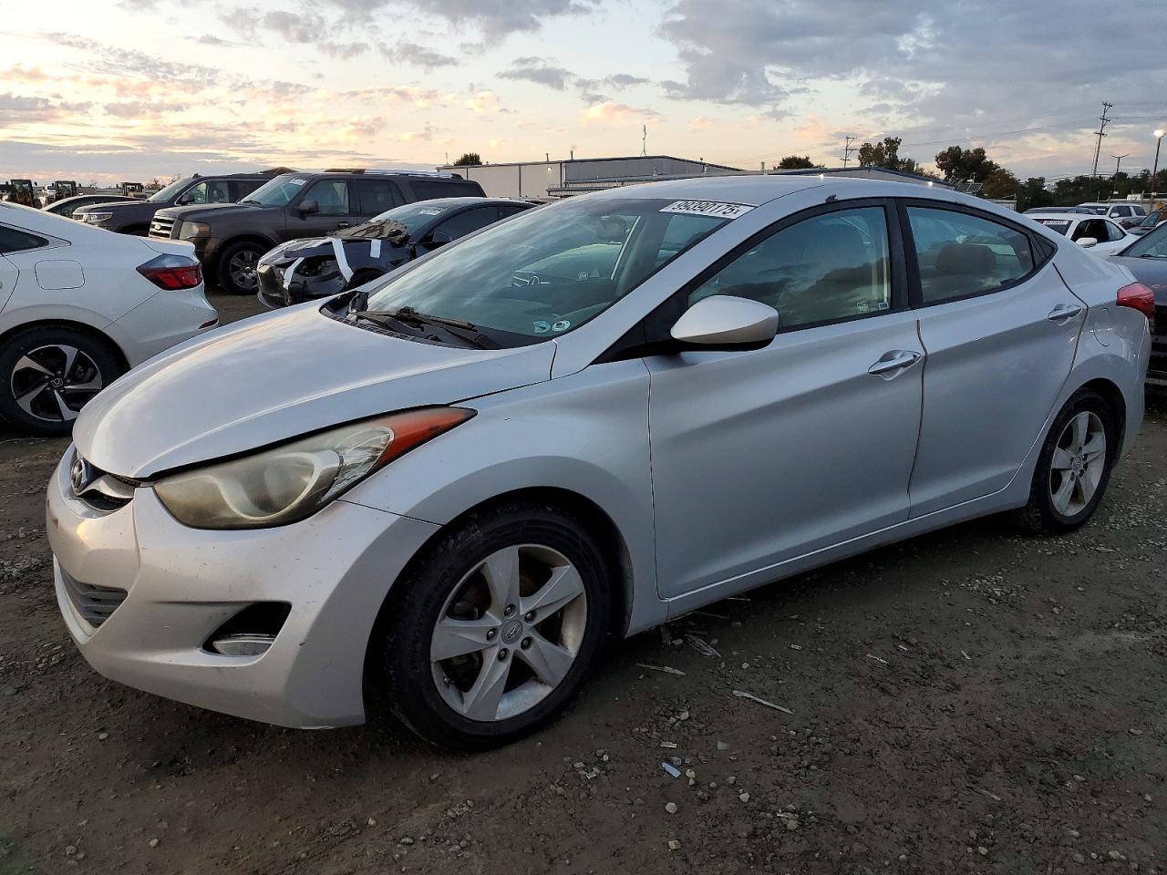2013 HYUNDAI ELANTRA