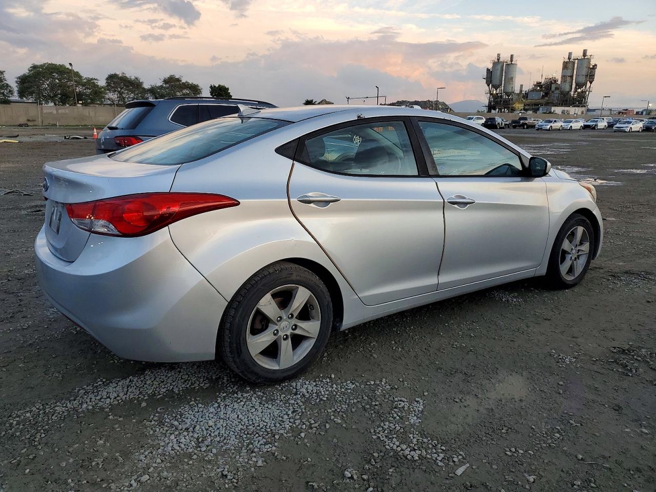 2013 HYUNDAI ELANTRA GLS photo 3