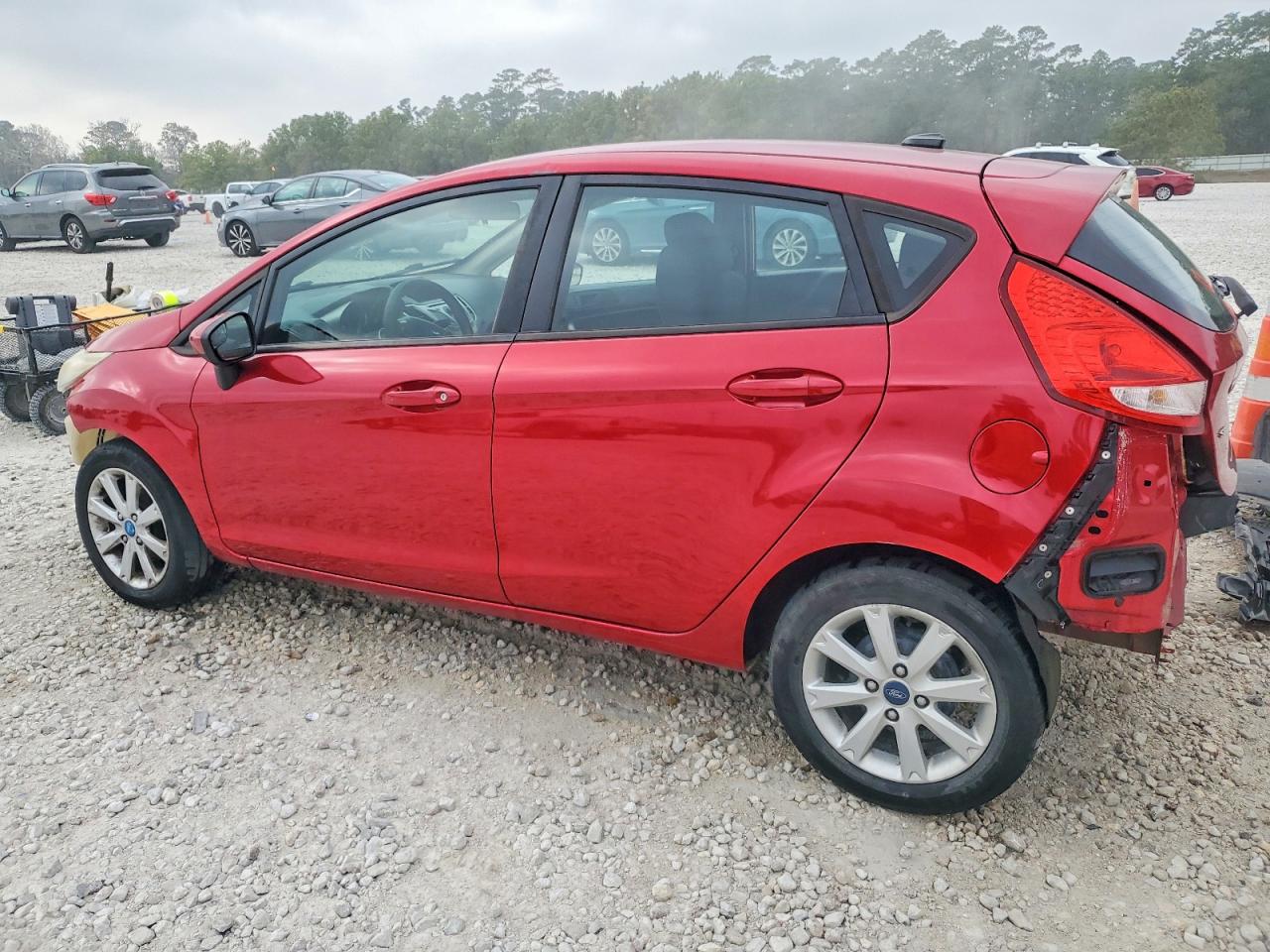 2012 FORD FIESTA SE photo 2