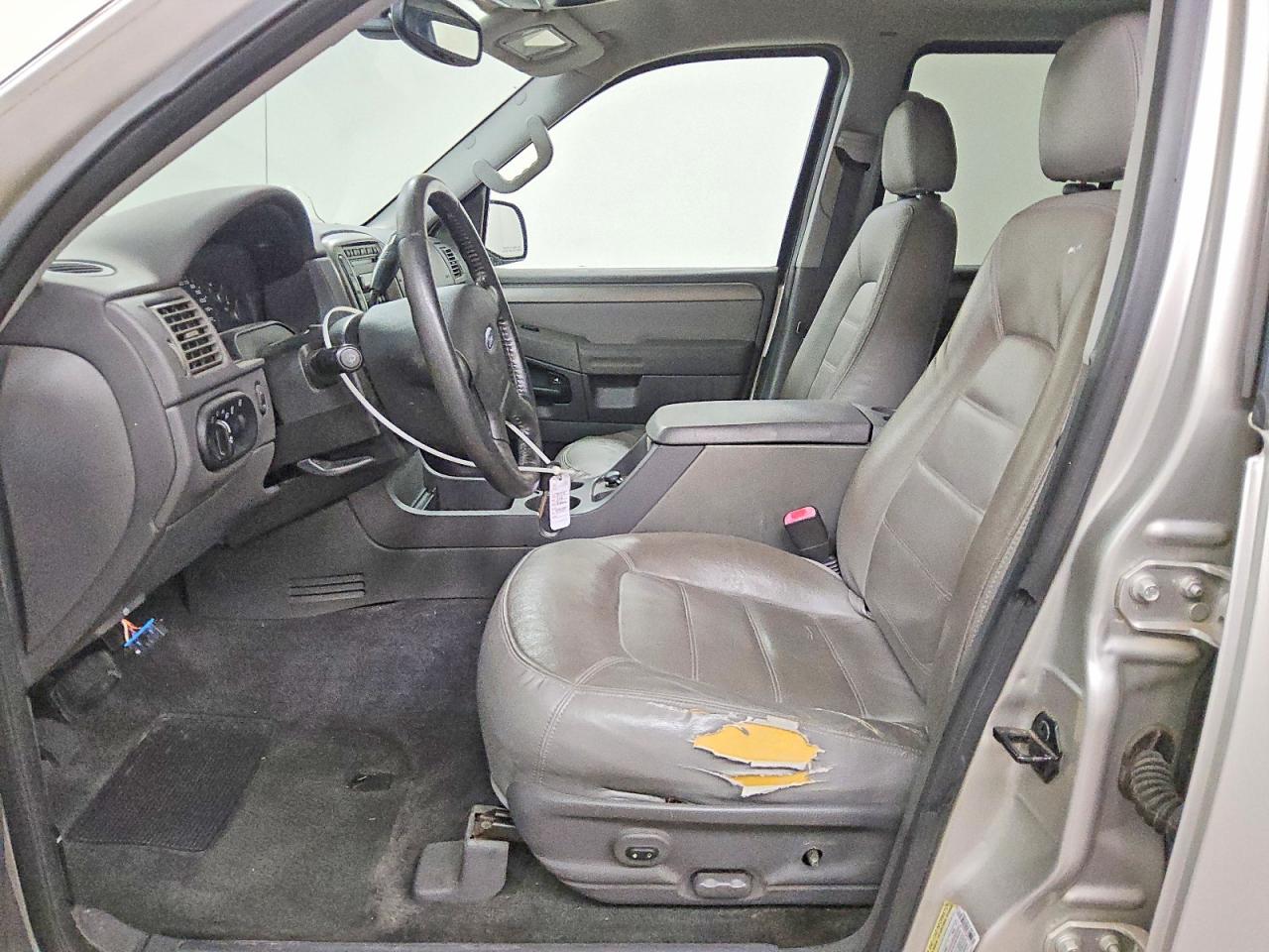2005 FORD EXPLORER XLT photo 7