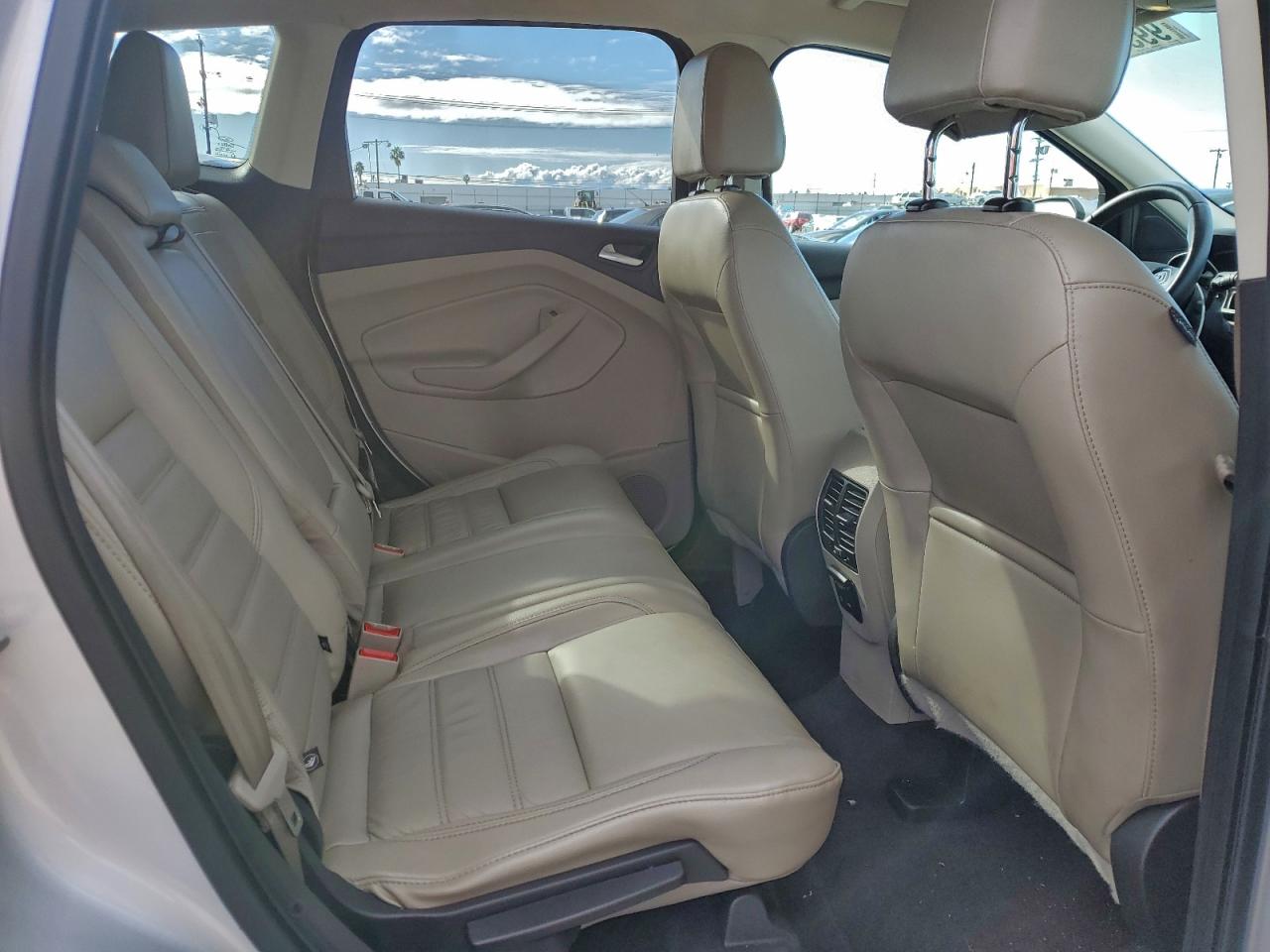 2017 FORD ESCAPE SE photo 11