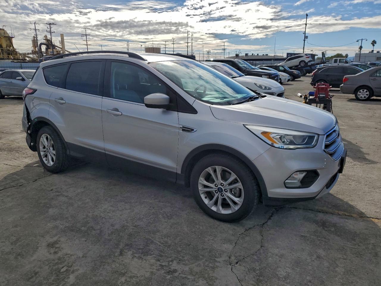 2017 FORD ESCAPE SE photo 4
