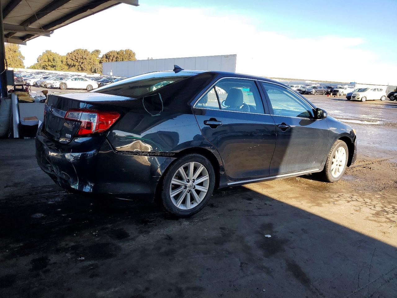 2013 TOYOTA CAMRY HYBRID photo 3