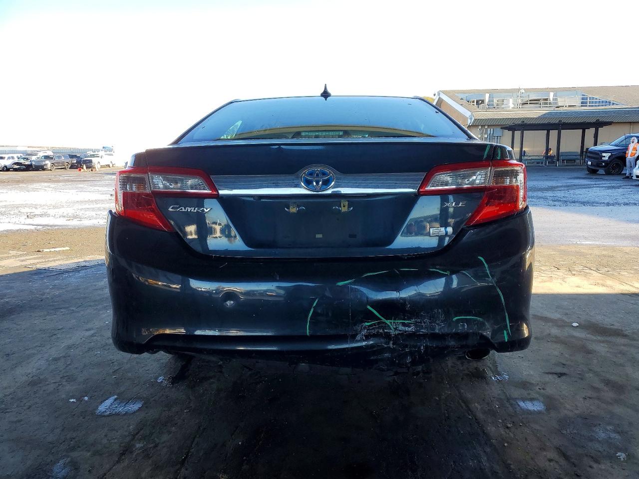 2013 TOYOTA CAMRY HYBRID photo 6