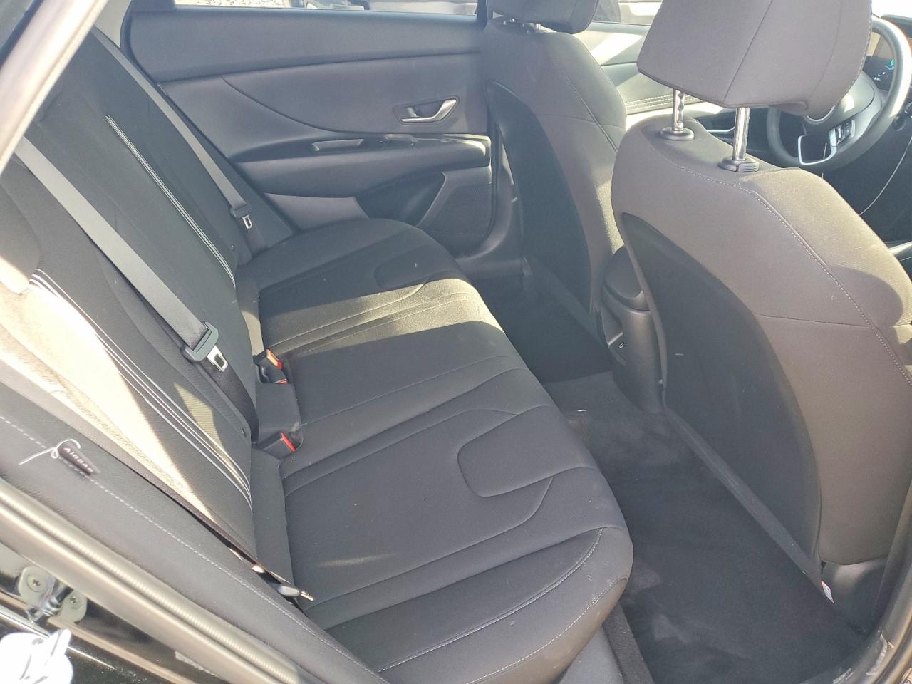2024 HYUNDAI ELANTRA SEL photo 28
