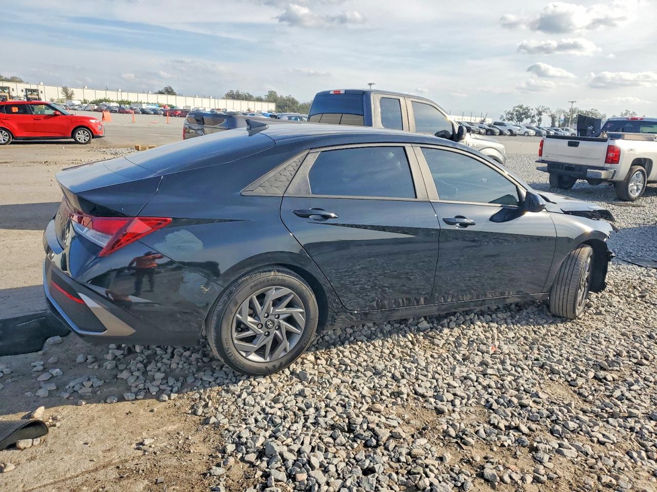 2024 HYUNDAI ELANTRA SEL photo 7