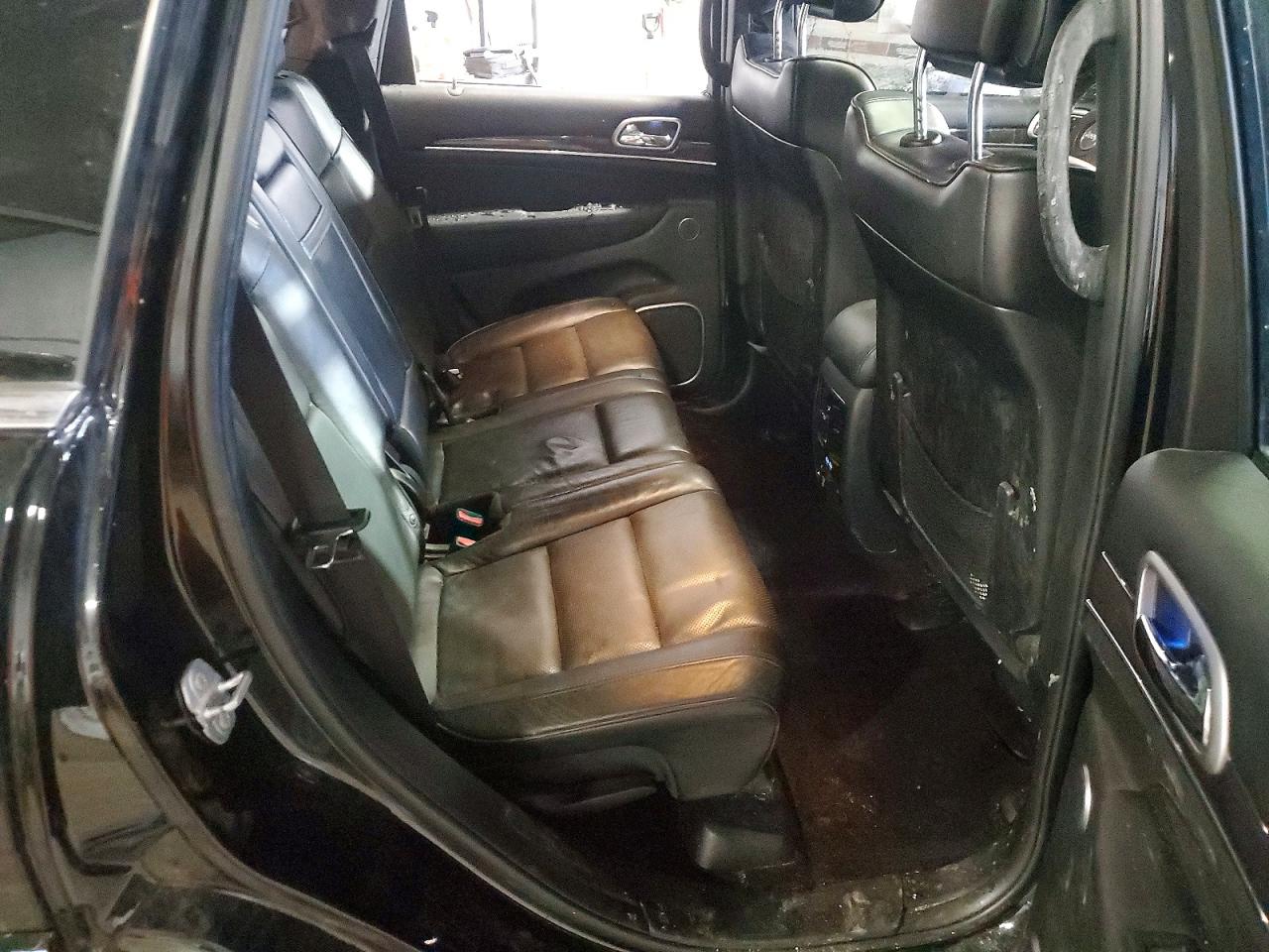 2018 JEEP GRAND CHEROKEE OVERLAND photo 11