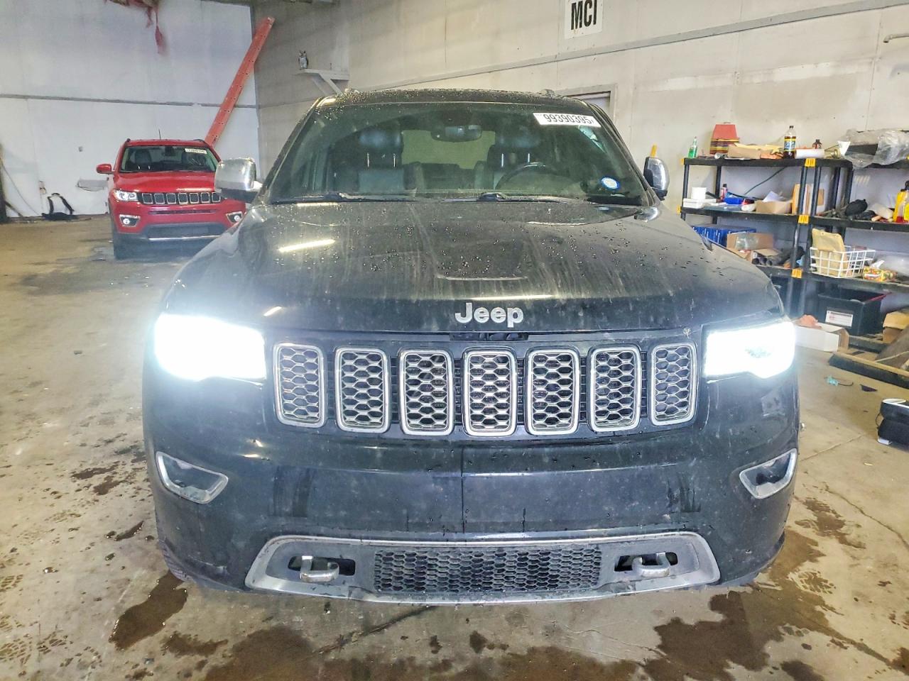 2018 JEEP GRAND CHEROKEE OVERLAND photo 5